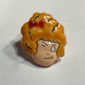 Little Orphan Annie 1982 American Vintage Collectible Pin